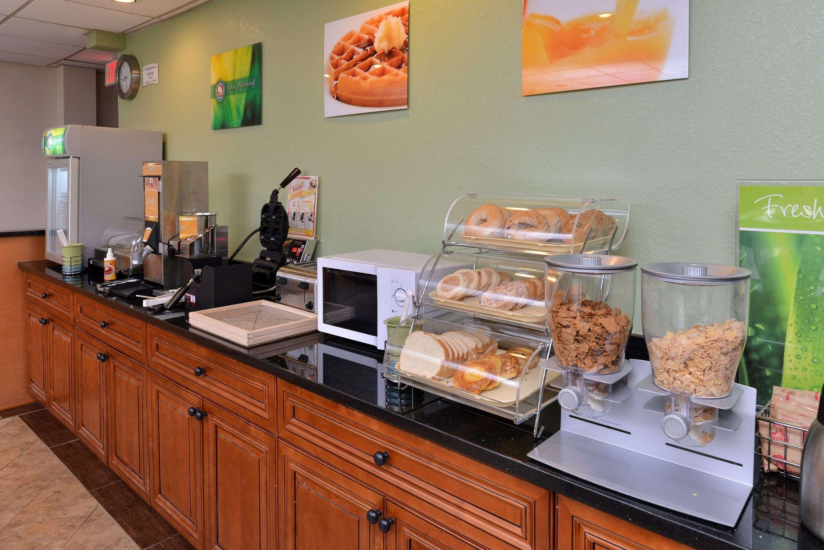 Quality Inn & Suites Matteson Near I-57 Luaran gambar